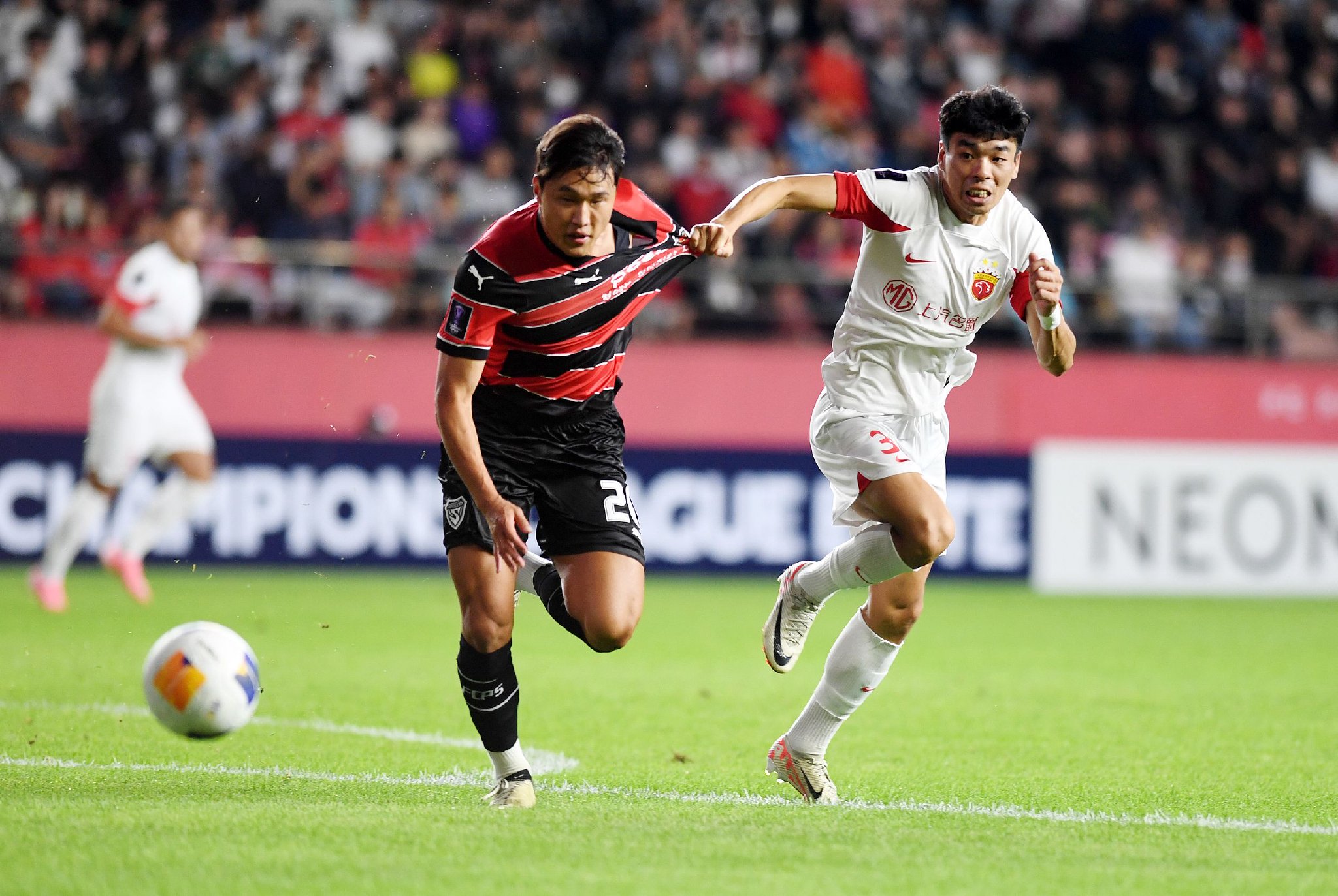 多米娱乐-关于离谱！上海海港状态回暖备战法甲东契奇关键时刻战术调整，广州队外线爆发备战中超的信息